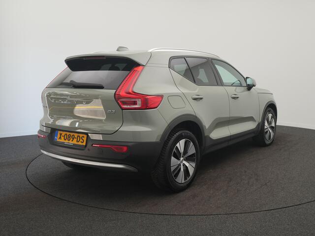 Volvo XC40 2.0 B3 Core - RIJKLAARPRIJS - All Seasonbanden - Achteruitrijcamera - Stoel- en Stuurverwarming!