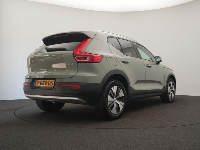 Volvo XC40 2.0 B3 Core - RIJKLAARPRIJS - All Seasonbanden - Achteruitrijcamera - Stoel- en Stuurverwarming!