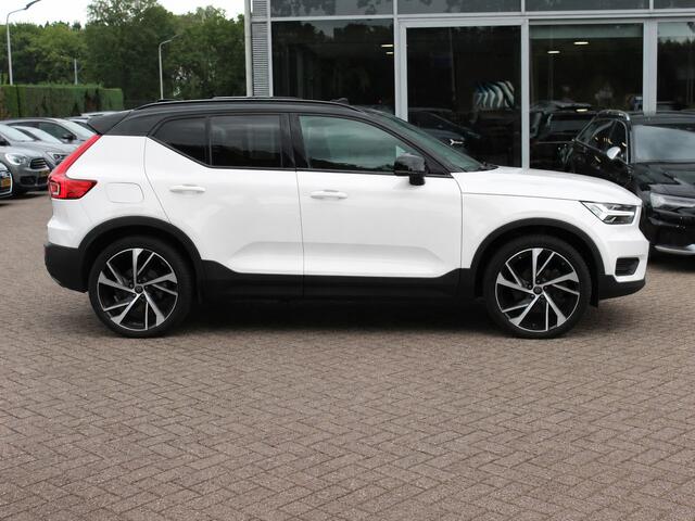 Volvo XC40 1.5 T5 Twin Engine R-Design / Panoramadak / Camera / 20'' / Stoel+Stuurverwarming / CarPlay / Dodehoek / DAB / Cruise Control Adaptief