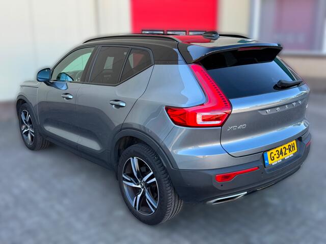 Volvo XC40 2.0 T4 R-DESIGN