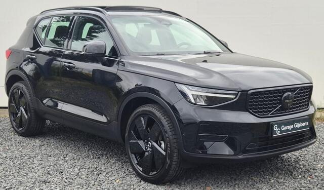 Volvo XC40 2.0 B3 Ultra Black Edition Lounge Pack - 20" Wielen - Panoramadak - Harman Kardon Audio - 360 Cam - Alarm - Climate - R980 Interieur - Power seat met memory - Full led koplampen