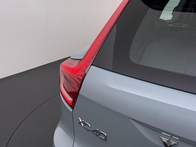 Volvo XC40 1.5 T3 Momentum Camera/Stoel-verwarming/Navigatie etc.