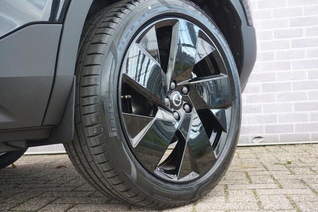 Volvo XC40 2.0 B4 Plus Black Edition | Adaptieve Cruise Control | Harman Kardon Audio | Trekhaak | Verwarmbare Vooruit | Getint Glas | Elektr. Stoelen | Stoel + Stuurverwarming | Parkeercamera |