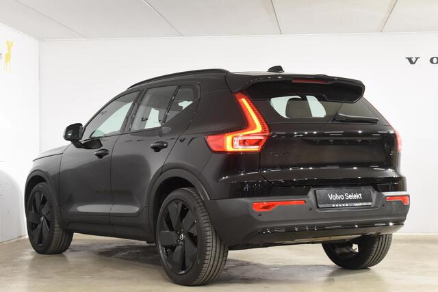 Volvo XC40 B3 177PK Automaat Plus Black Edition / Cruise control / Harman Kardon / 20'' velgen / Elektrisch verstelbare stoelen met geheugen / Stoel- en stuurverwarming