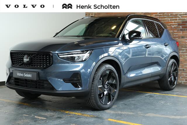 Volvo XC40 B4 Plus Black Edition | Panoramadak | 360° Parkeercamera | Parkeersensoren voor + achter | Stoelverwarming | Stuurwielverwarming | Parkeersensoren voor + achter | 20" Lichtmetalen velgen | Parkeerverwarming