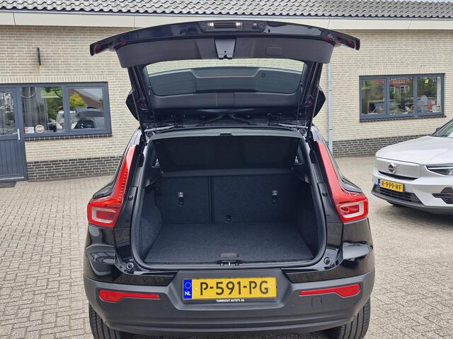 Volvo XC40 T2 Momentum | Camera | Lane keeping Aid | Apple carplay