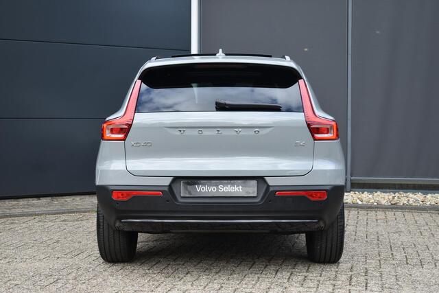 Volvo XC40 B4 Plus Dark | Panoramadak | Trekhaak | Verwarmbare voorstoelen, stuurwiel en voorruit | Premium audio by Harman Kardon | Apple carplay/Anrdoid auto | Adaptieve cruise control