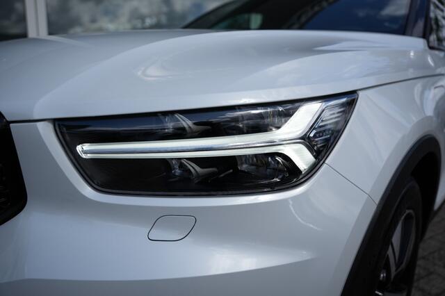 Volvo XC40 1.5 T4 RECH R-DESIGN, Camera,Carplay, Harman Kardon