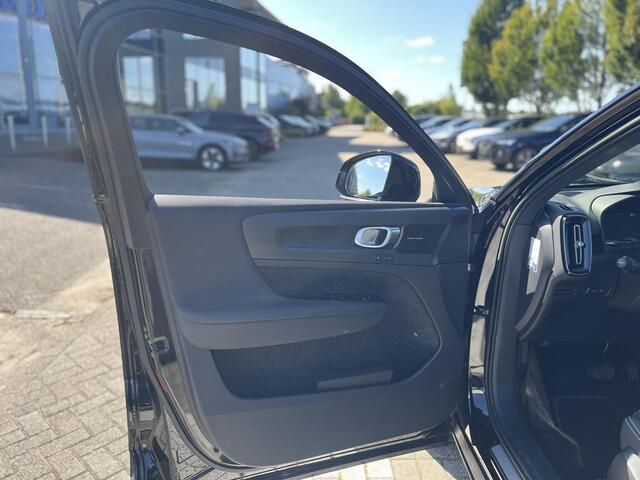 Volvo XC40 T4 Plug-in hybrid Ultimate Dark | Panoramadak | Trekhaak | Harman / Kardon | Power Seats |