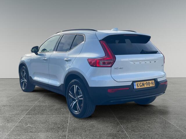 Volvo XC40 2.0 B4 Plus Dark