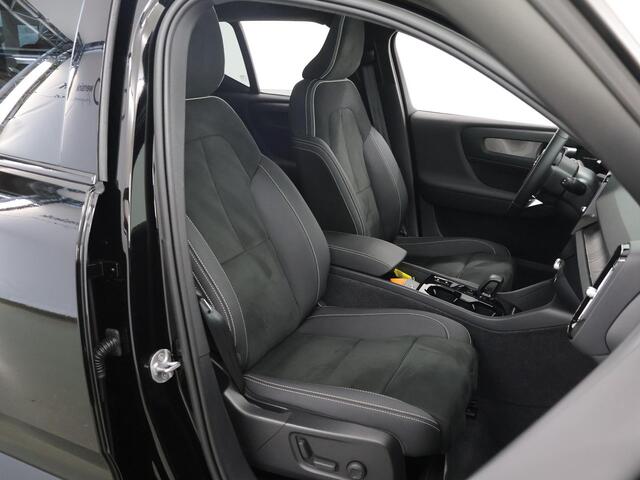 Volvo XC40 1.5 T4 Plug-in hybrid Ultimate Dark | Panoramadak | HarmanKardon Audio | Elektrisch verstelb. bestuurdersstoel met geheugen | Stoel/Stuurwielverwarming |