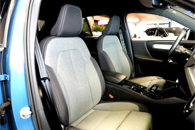 Volvo XC40 1.5 T5 Plug-in Hybrid 193kW/262pk DCT7 Plus Dark HARMAN/KARDON + EL.TREKHAAK + ADAPT.CRUISE + PILOT ASSIST + STOEL-&STUURVERWARMING + BLIS + LANE ASSIST + ACHTERUITRIJCAMERA + KEYLESS ENTRY&GO + POWER SEATS + PARKSENSOREN V&A + 19" LM-VELGEN!!