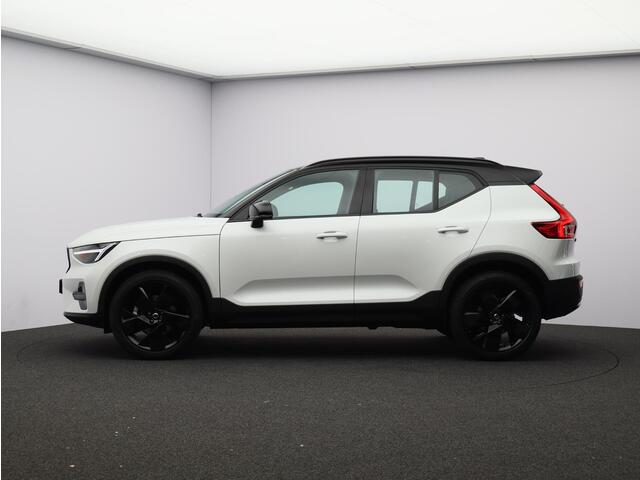 Volvo XC40 2.0 B4 Plus Black Edition / Stoel- + stuurwielverwarming / Elektr. stoelverstelling / Harman Kardon Audio / Nubuck / Achteruitrijcamera / 20" / Pilot Assist / BLIS