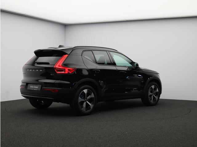 Volvo XC40 2.0 B4 Plus Dark / Pano. dak / Elektr. stoelverstelling / Stoel- + stuurwielverwarming / Harmand Kardon Audio / 19" / BLIS