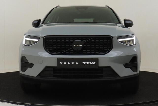 Volvo XC40 B4 (M-HYBRID) PLUS BLACK EDITION -PANO.DAK|HARMAN/KARDON|360°CAM|POWER-SEATS|VERW.VOORRUIT|PRIVACY.GLAS|TREKHAAK|20"