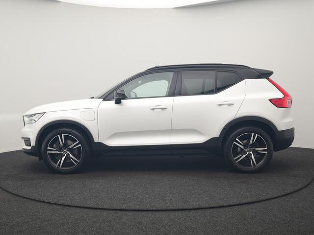 Volvo XC40 T5 Recharge R-Design PHEV 262pk Dealer O.H. | Panodak | Adaptive Cruise | 360 Camera | Harman / Kardon | Blis | Keyless | Apple Carplay | Navigatie | DAB | Virtual Cockpit | Pilot Assist | 19"L.M | Plug In Hybrid |