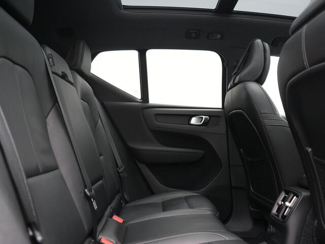 Volvo XC40 T5 Recharge R-Design PHEV 262pk Dealer O.H. | Panodak | Adaptive Cruise | 360 Camera | Harman / Kardon | Blis | Keyless | Apple Carplay | Navigatie | DAB | Virtual Cockpit | Pilot Assist | 19"L.M | Plug In Hybrid |