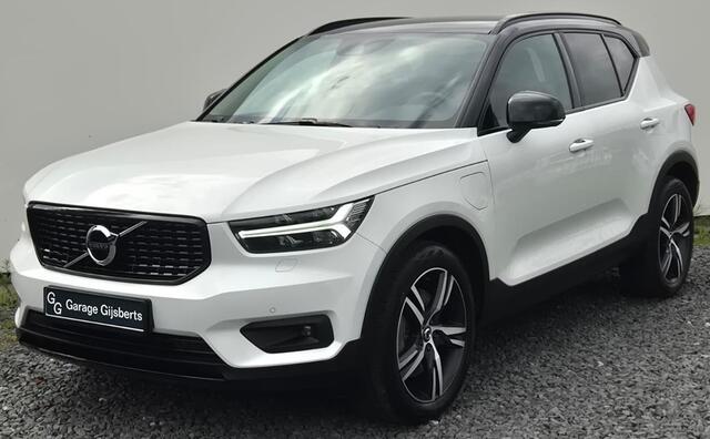 Volvo XC40 1.5 T5 Recharge R-Design Seat Pack - Park Assist Pack - Lighting Pack - Winter Pack - Cruise control adaptief - Two Tone - Telefoonlader - 19"Licht metaal - Privacy Glass - Intellisafe Pro Pakket