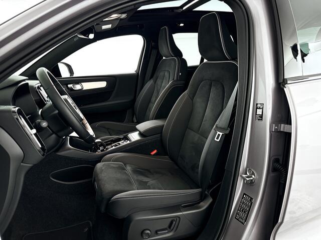 Volvo XC40 B4 Plus Dark | Panoramadak | Parkeercamera | Harman Kardon | Stoel- en stuurverwarming | Trekhaak