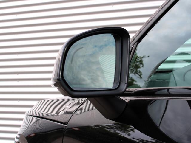 Volvo XC40 2.0 B4 Plus Black Edition Automaat / Panoramadak / 360* Camera / Trekhaak / 20" velgen / Verwarmd voorraam / Reservewiel