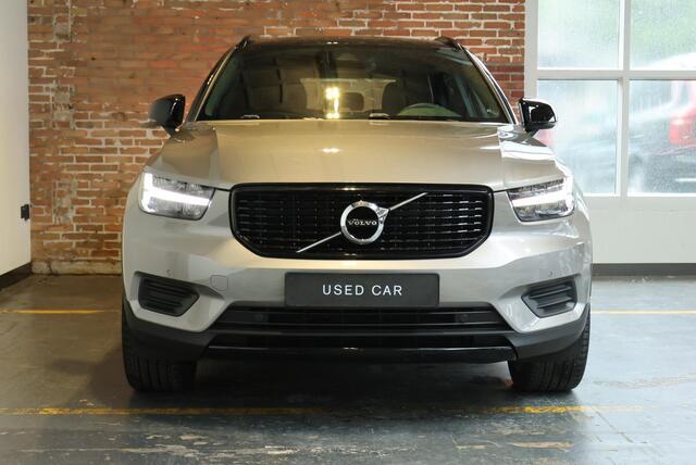 Volvo XC40 T4 Recharge R-Design | Adaptive Cruise Control | Parkeersensoren voor + achter | Parkeercamera | 20'' Lichtmetalen velgen | Dealeronderhouden | Navigatie | 1ste Eigenaar | Lederen Bekleding | Stoelverwarming