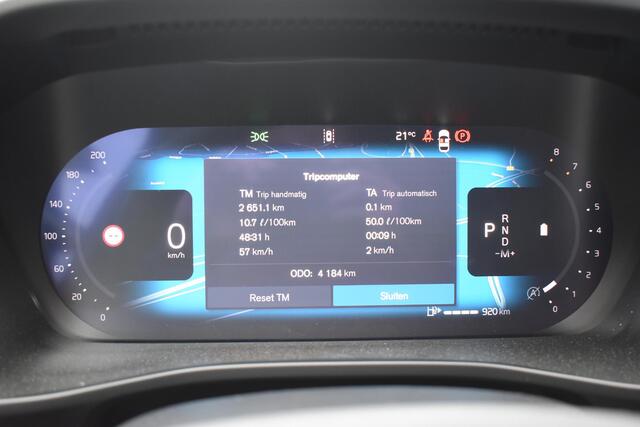 Volvo XC40 B4 211PK Plus Black Edition / Adaptive Cruise control / 360 Camera / Extra getint glas / 20'' velgen / Harman Kardon / Elektrisch verstelbare stoelen met geheugen / Stoel- en stuurverwarming / Elektrisch panorama schuifdak / Trekhaak elektrisch uitklapbaar