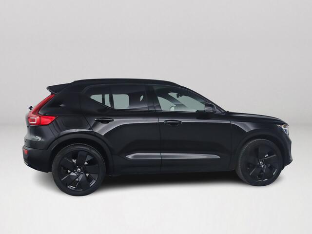 Volvo XC40 B4 Plus Black Edition | Panoramadak | 360° camera | Harman Kardon | Stoel- en stuurverwarming | Trekhaak