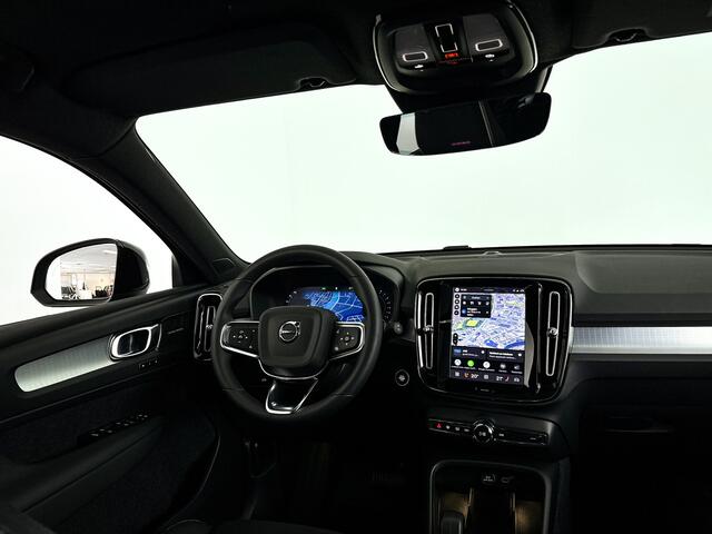 Volvo XC40 B4 Plus Dark | Panoramadak | 360° camera | Harman Kardon | Stoel- en stuurverwarming | Trekhaak