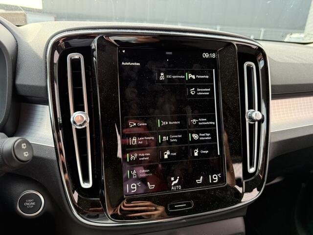 Volvo XC40 1.5 T5 Recharge Business Pro | Trekhaak | Parkeercamera | Cruise Control | Stoel/stuur verwarming | Parkeersensoren V+A | Keyless entry/start | Actieve Led Koplampen |