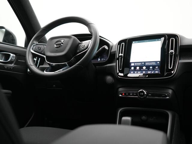 Volvo XC40 Recharge Ultimate 69 kWh 231pk Dealer O.H. | Panodak | Warmtepomp | 360 Camera | Adaptive Cruise | Harman / Kardon | Sportstoelen Memory & Verwarmd | Blis | Keyless | Pilot Assist | Apple Carplay | Stuur Verwarmd | Google Assistent & | 20"L.M |