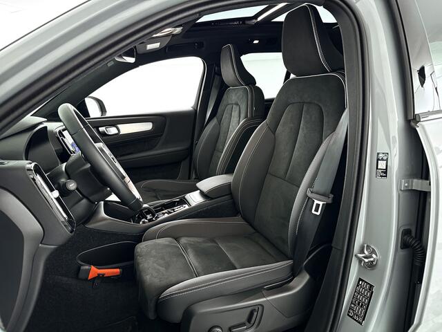 Volvo XC40 B4 Plus Dark | Panoramadak | 360° camera | Harman Kardon | Stoel- en stuurverwarming | Trekhaak