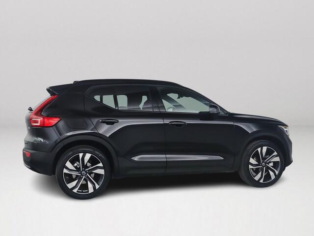 Volvo XC40 B4 Plus Dark | Panoramadak | 360° camera | Harman Kardon | Stoel- en stuurverwarming | Trekhaak