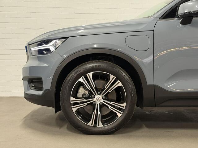 Volvo XC40 1.5 T4 Recharge Inscription Expression Open dak | Stuur-/Stoelverwarming | Achteruitrij camera | Cruise control | Keyless | 19" wielen