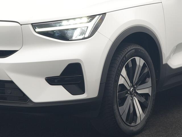 Volvo XC40 Recharge Plus 70 kWh 231pk Dealer O.H | Trekhaak Af Fabriek | Warmtepomp | Adaptive Cruise | Camera | Sportstoelen & Stuur Verwarmd | Google Assistent | Pilot Assist | Apple Carplay | Virutal Cockpit | DAB | 19"L.M