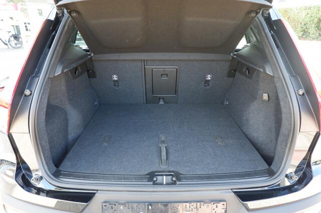 Volvo XC40 2.0 B3 Core Mild-Hybrid / INCL. Fabrieks-garantie / Verkoopklaar