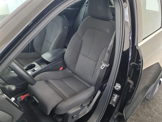 Volvo XC40 1.5 T4 Recharge Inscription Expression | Adaptieve Cruise Control | Parkeercamera | Uitschuifbare Beensteunen | Dodehoek Detectie | Parkeerverwarming |
