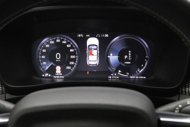 Volvo XC40 1.5 T5 262 PK Recharge R-Design PHEV, Trekhaak, Panoramadak, H/K Sound, Keyless, Adap. Cruise Control