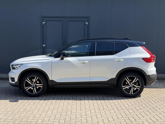 Volvo XC40 1.5 T3 Inscription / Elektrische Wegklapbare Trekhaak ( 1600 KG Trekgewicht) / Stoelverwarming / Schuif Kantel Dak / Elektrische Achterklep / Apple Carplay