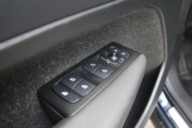 Volvo XC40 2.0 B4 AWD Inscription, Pano, Trekhaak