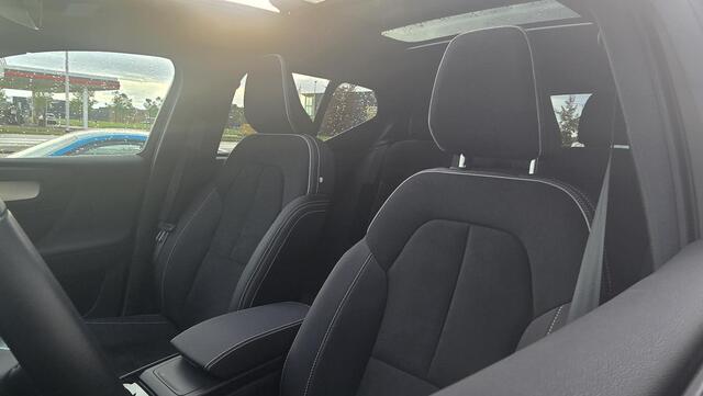 Volvo XC40 2.0 B4 Plus Black Edition |NAP|1e eigenaar|Pano|Harman&Kardon