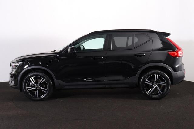 Volvo XC40 B3 Plus Dark - IntelliSafe Assist & Surround - 360º Camera - Harman/Kardon audio - Verwarmde voorstoelen & stuur - Parkeersensoren voor & achter - Elektr. bedienb. voorstoelen met geheugen links - Draadloze tel. lader - Standkachel - Extra getint glas - 18' LMV
