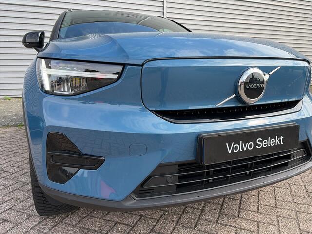 Volvo XC40 Extended Range Plus 82 kWh / Fjord Blue / Trekhaak / Achteruitrijcamera / Stoel- en stuurverwarming /
