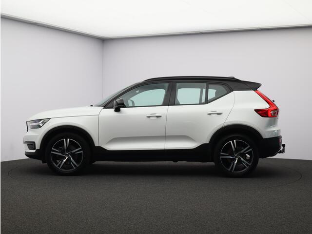 Volvo XC40 2.0 T4 R-Design / Trekhaak / Panoramadak / Adaptive Cruise / Stoelverwarming / BLIS / Nubuck Bekleding /