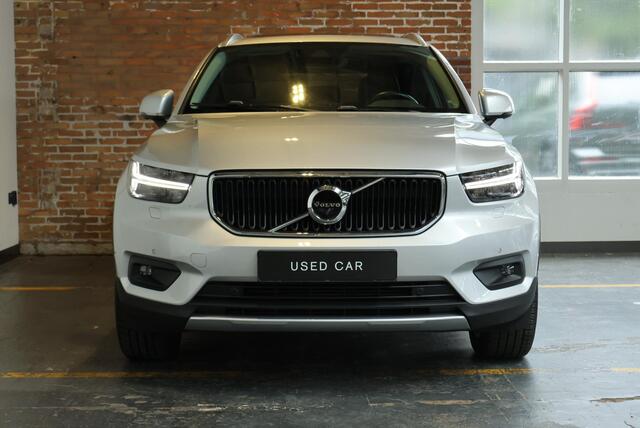 Volvo XC40 T5 AWD Intro Edition | Semi Electrische-wegklapbare trekhaak | 360° Parkeercamera | | Harman Kardon Premium Audio | Panoramadak | Lederen bekleding | Adaptieve Cruise Control | Dodehoekdetectie | Volvo on Call | Parkeerverwarming | Parkeersensoren voor + achter