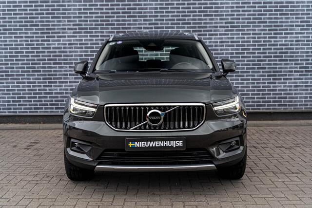 Volvo XC40 2.0 T4 Inscription | Trekhaak | Panoramadak | Achteruitrijcamera | BLIS | Cruise Control Adaptief | Elektrisch Verstelbare Voorstoelen | Navigatie | Apple Carplay | Android Auto | Keyless Entry | LED Koplampen Adaptief