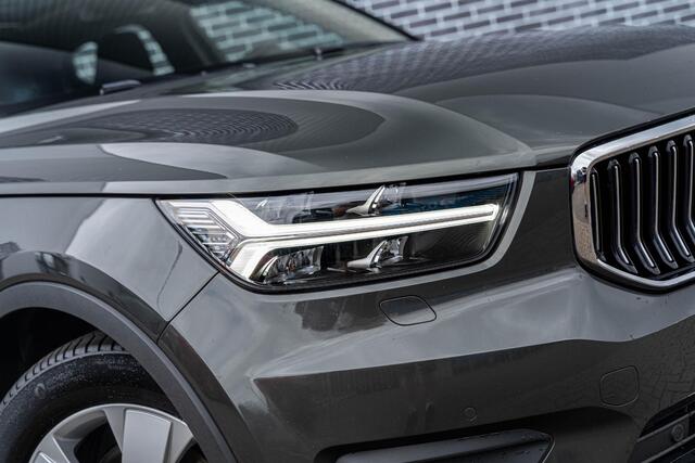 Volvo XC40 2.0 T4 Inscription | Trekhaak | Panoramadak | Achteruitrijcamera | BLIS | Cruise Control Adaptief | Elektrisch Verstelbare Voorstoelen | Navigatie | Apple Carplay | Android Auto | Keyless Entry | LED Koplampen Adaptief