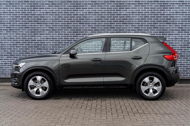 Volvo XC40 2.0 T4 Inscription | Trekhaak | Panoramadak | Achteruitrijcamera | BLIS | Cruise Control Adaptief | Elektrisch Verstelbare Voorstoelen | Navigatie | Apple Carplay | Android Auto | Keyless Entry | LED Koplampen Adaptief