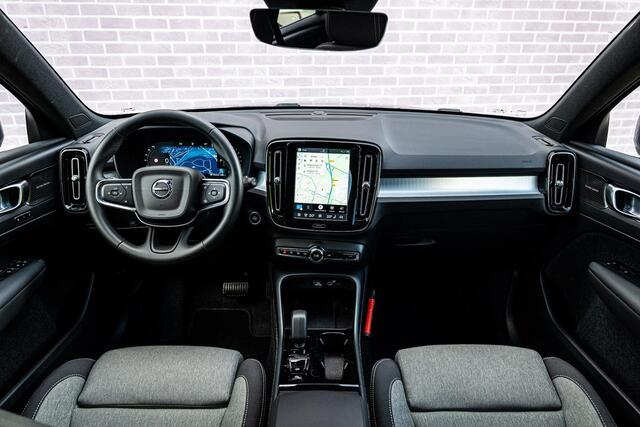Volvo XC40 2.0 B4 Plus Dark | Trekhaak | Harman Kardon Audio | Achteruitrijcamera | Parkeersensoren | Keyless Entry | Elektrische Achterklep | Elektrisch Verstelbare Voorstoelen | Stoelverwarming | Google Navigatie | Apple Carplay | Android Auto |