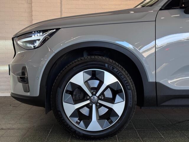 Volvo XC40 2.0 B4 Plus Dark 2WD Pano 360cam H/K Memory 19''