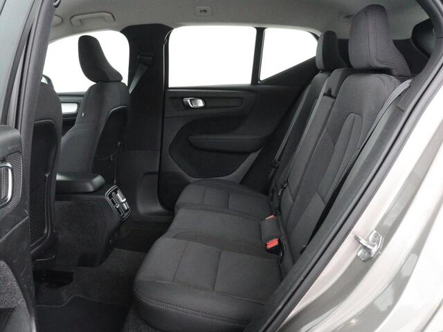 Volvo XC40 1.5 T2 Business Pro | 1e eigenaar | Trekhaak | Carplay | Navigatie | Adaptive cruise | Side Assist | Full LED | Climate control | Keyless | Parkeerhulp | Bluetooth | 19'' lichtmetalen velgen